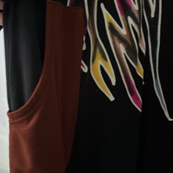 Rock N karma graphic tunic - Picture 3 of 3